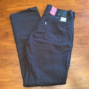 Levi’s 514 Straight. Size 32 x 32